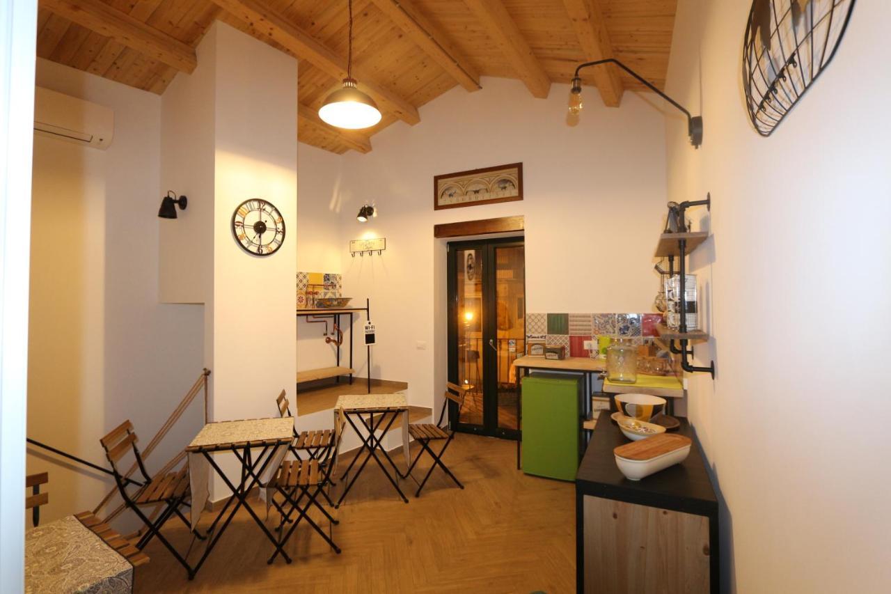 Torre'S Camere & Caffe มอนเรอาเล ภายนอก รูปภาพ
